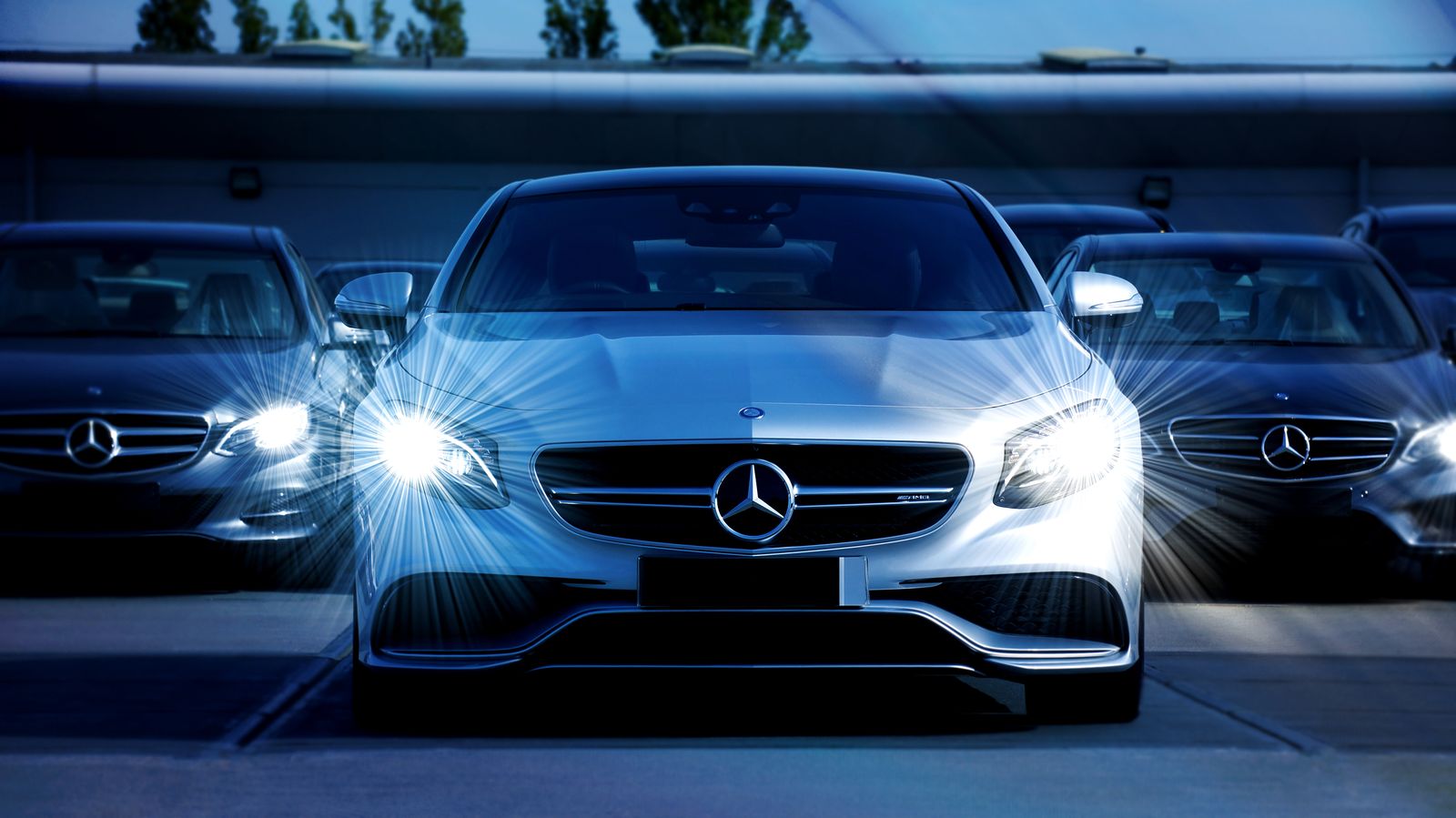 Auto di lusso pronta per il noleggio a Fisciano